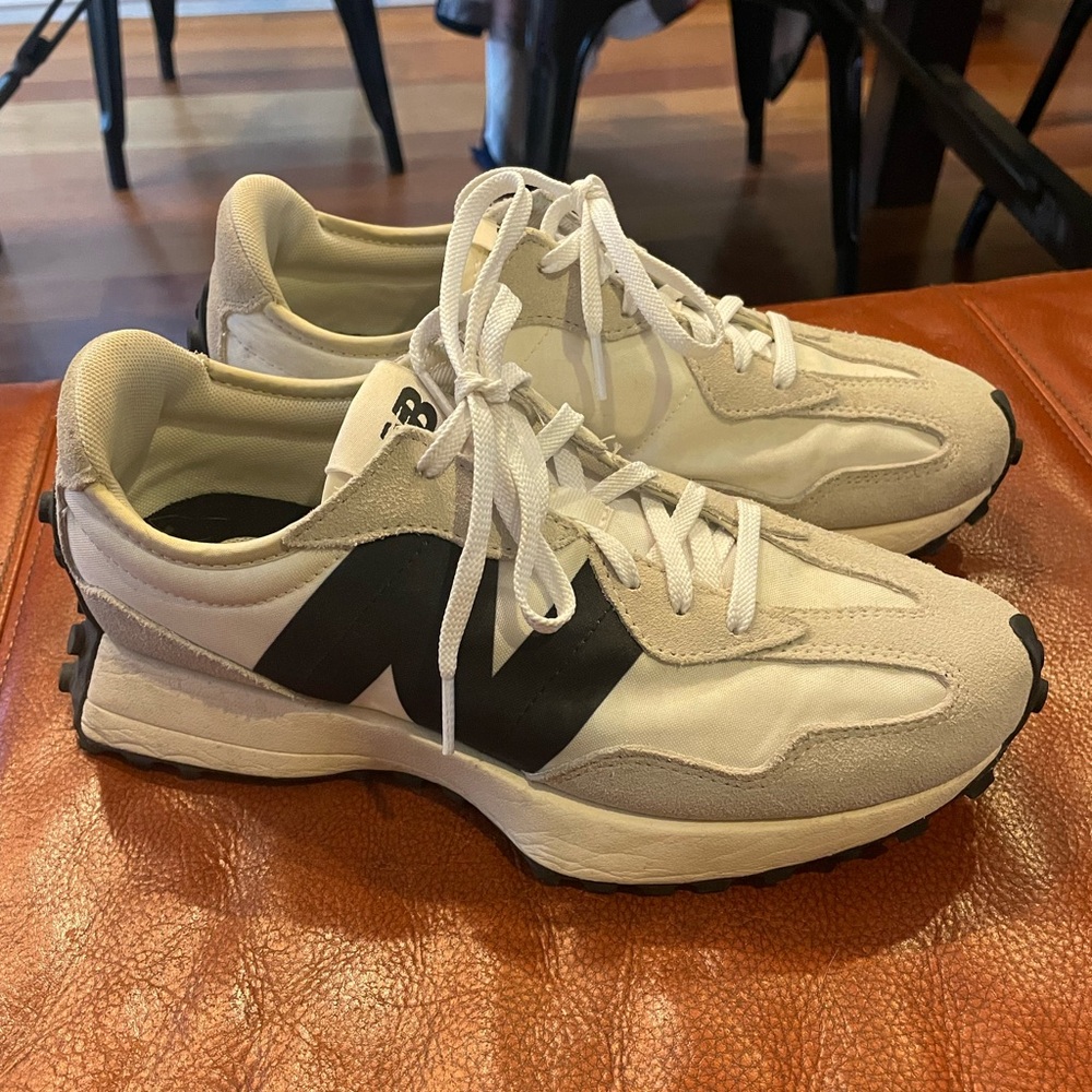 New Balance Women's Beige and Black Sneakers. Size 8.5